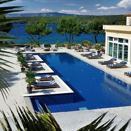Hotel Antica-Seafront Hotel With Comfortable Rooms And Pool Стари Град Екстериор снимка