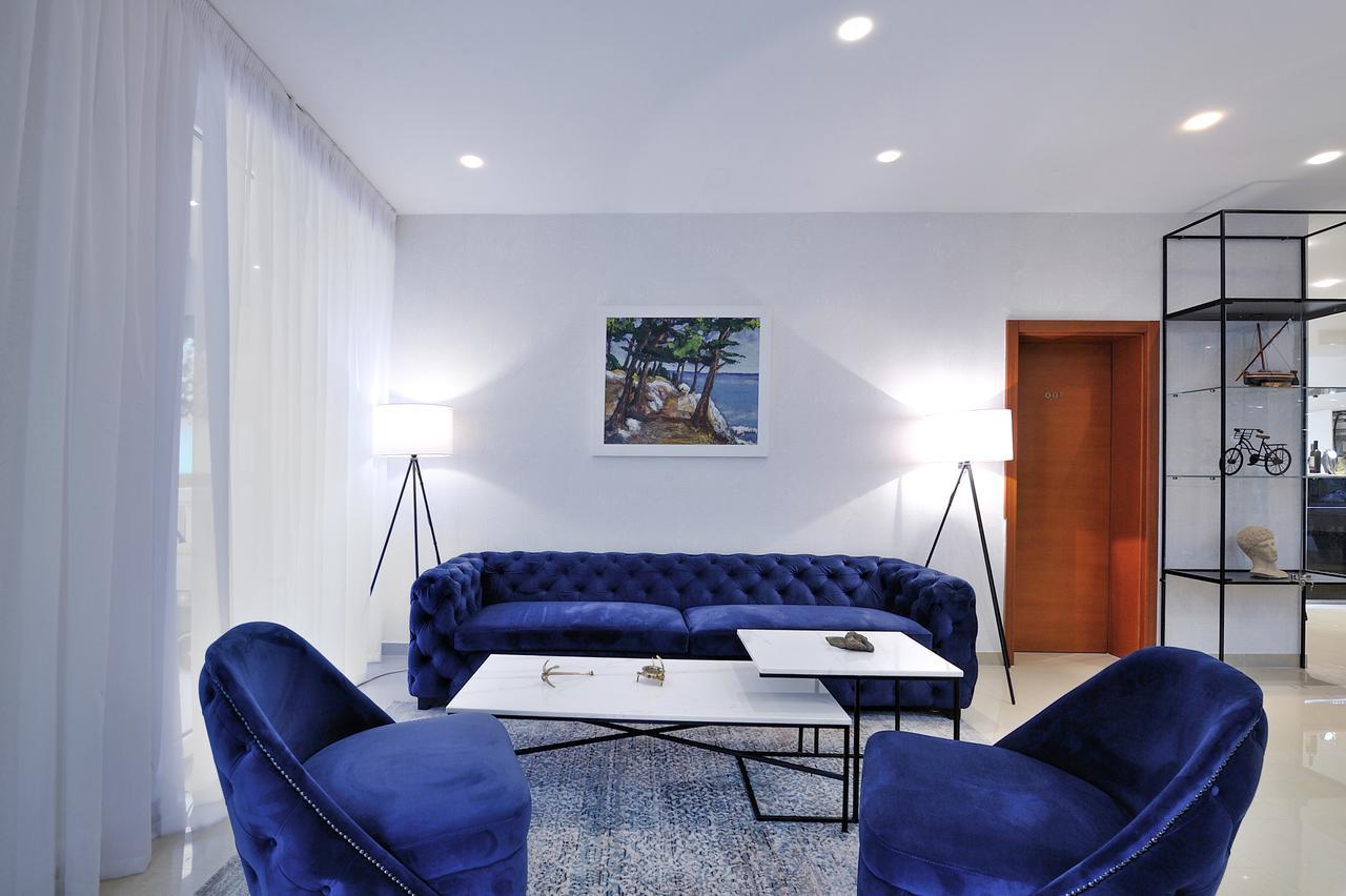 Hotel Antica-Seafront Hotel With Comfortable Rooms And Pool Стари Град Екстериор снимка