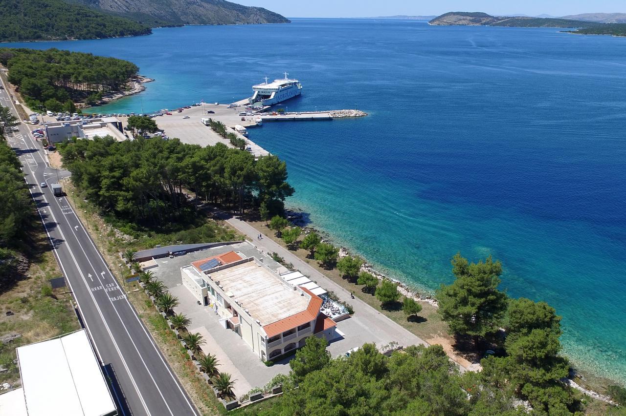 Hotel Antica-Seafront Hotel With Comfortable Rooms And Pool Стари Град Екстериор снимка